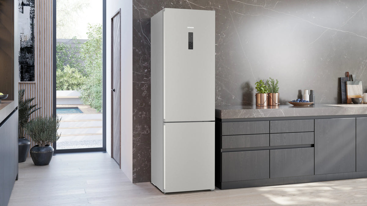 SIEMENS KG39NXIBF iQ300 Free-standing fridge-freezer with freezer at bottom 203 x 60 cm Brushed steel anti-fingerprint