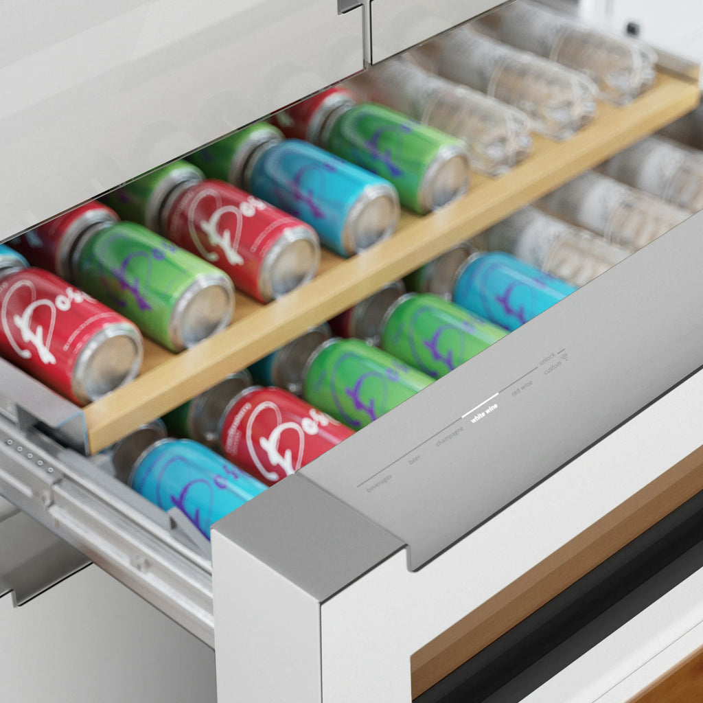 Bosch B36CL81ENW 800 Series French Door Bottom Mount Refrigerator. Glass door 36'' White. Total No Frost